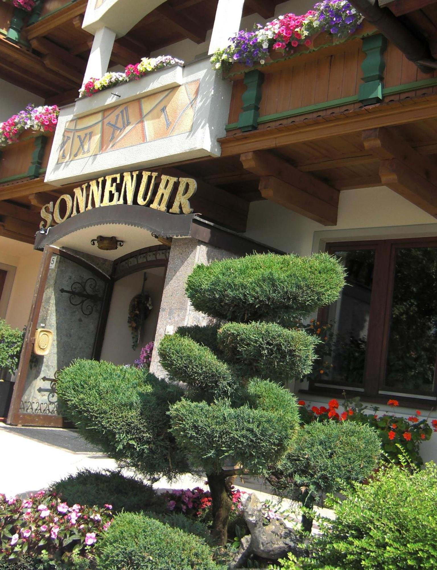 Hotel Sonnenuhr Kramsach Exterior foto