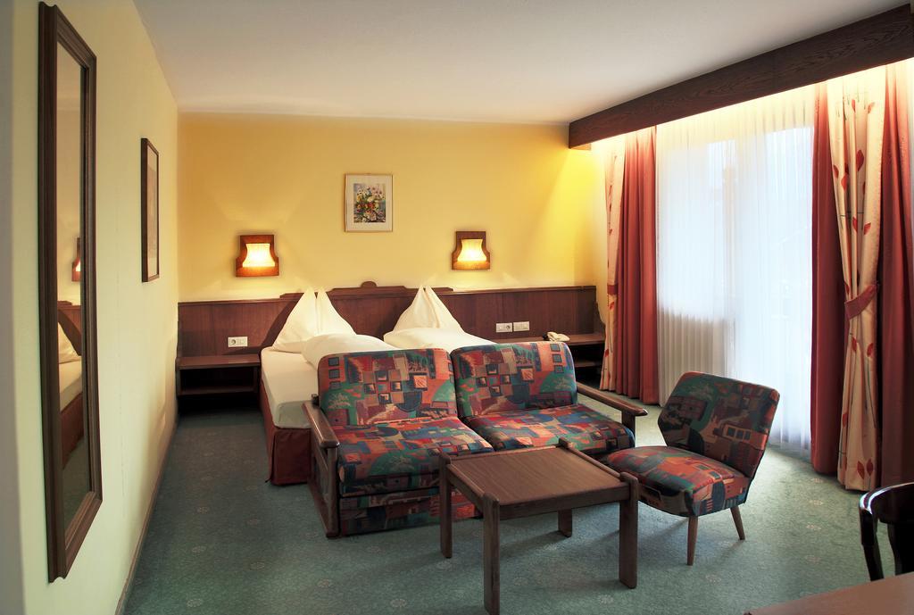 Hotel Sonnenuhr Kramsach Quarto foto
