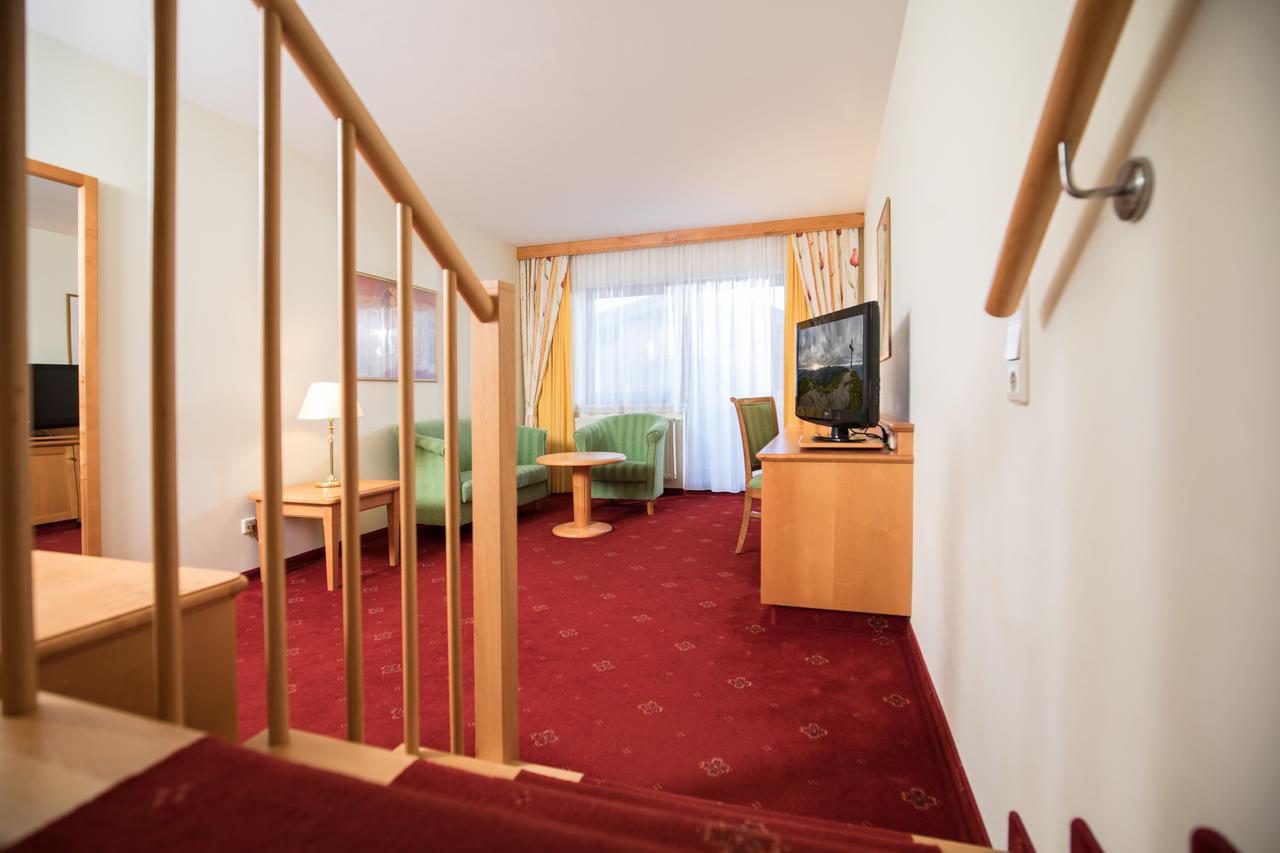 Hotel Sonnenuhr Kramsach Exterior foto